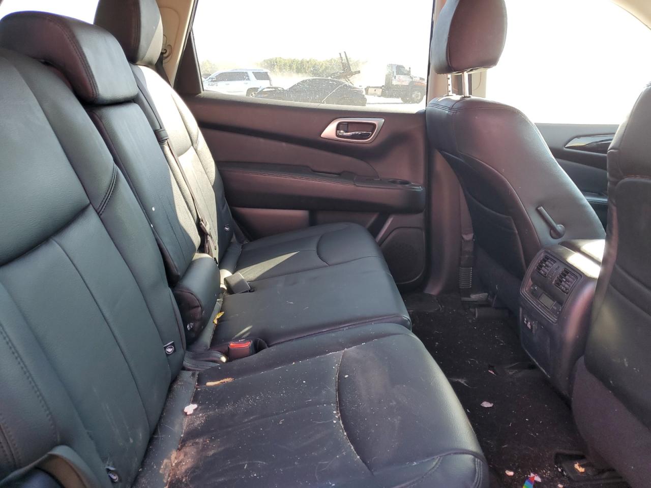 NISSAN PATHFINDER SV