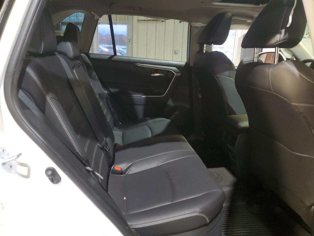 TOYOTA RAV4 XLE PREMIUM