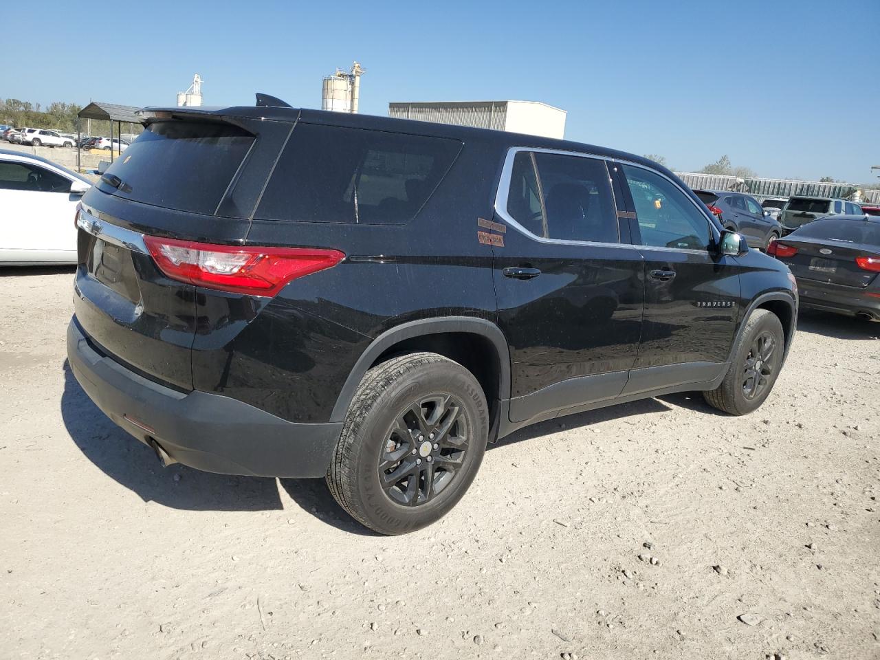 CHEVROLET TRAVERSE LS