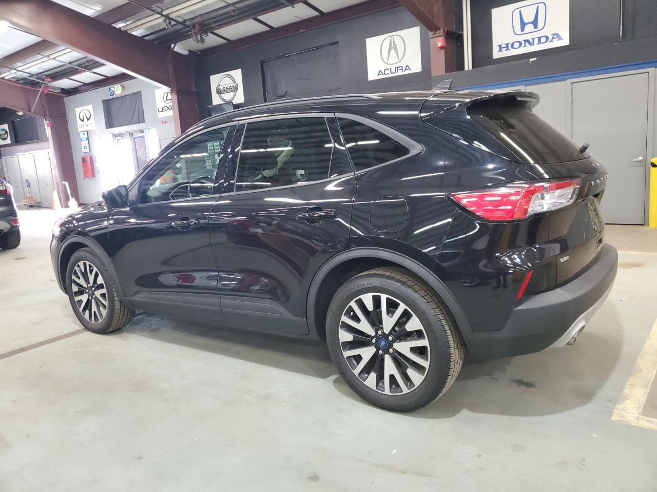 FORD ESCAPE SE SPORT