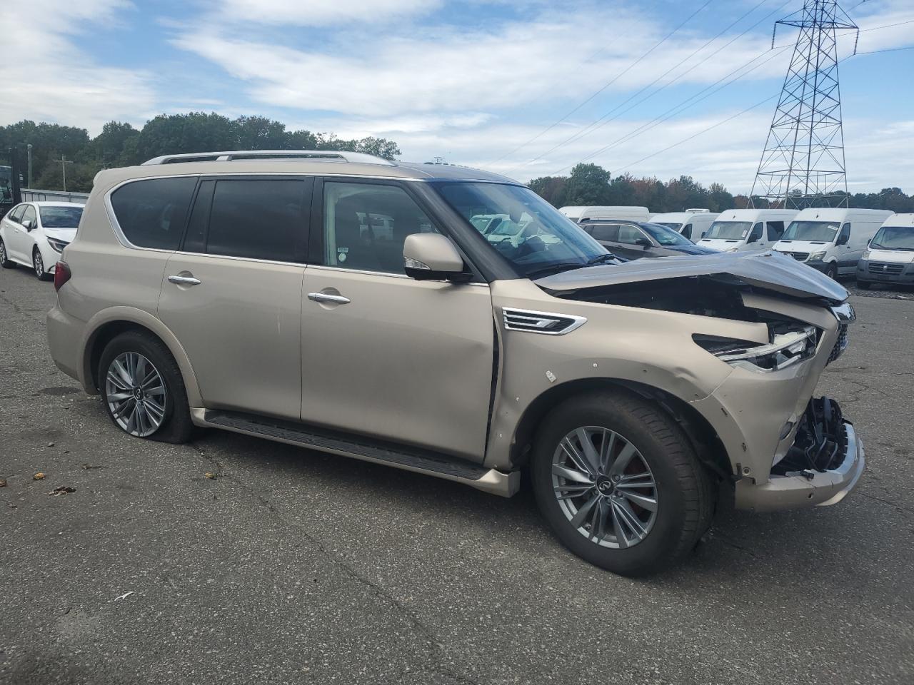 INFINITI QX80 LUXE