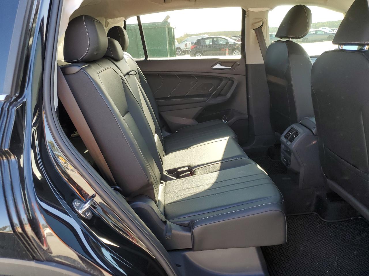 VOLKSWAGEN TIGUAN SE