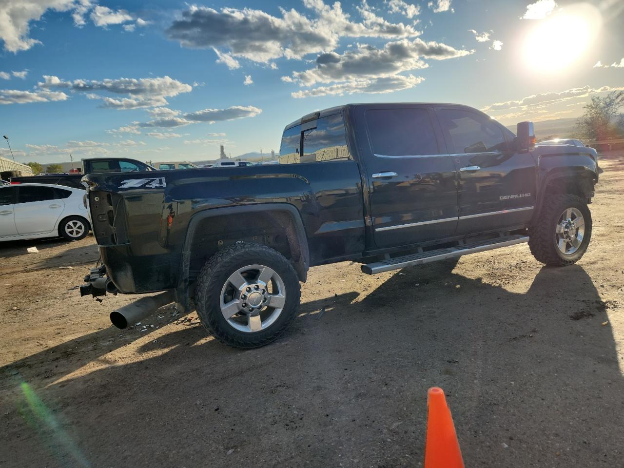 GMC SIERRA K2500 DENALI