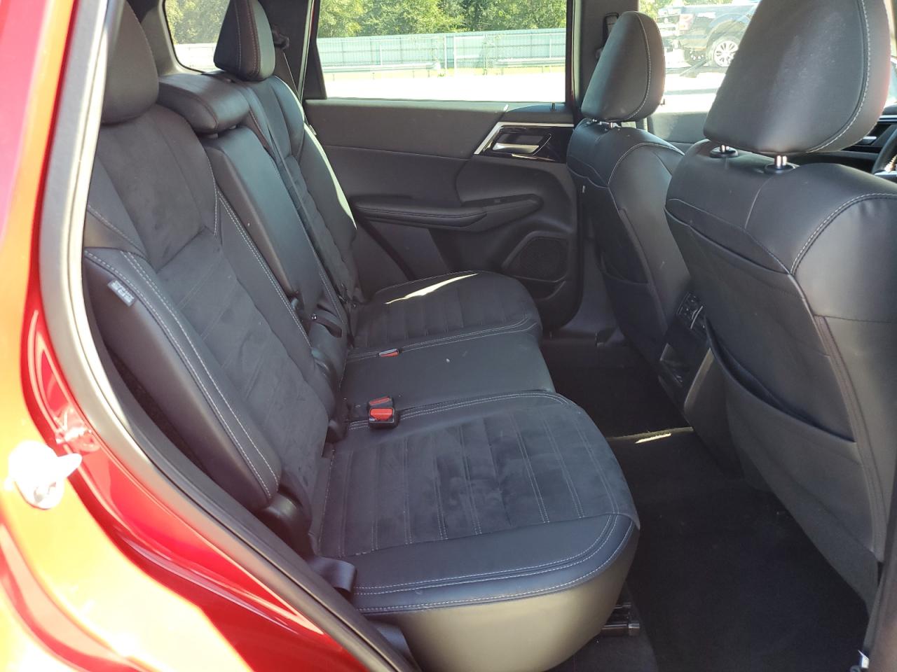 MITSUBISHI OUTLANDER SE