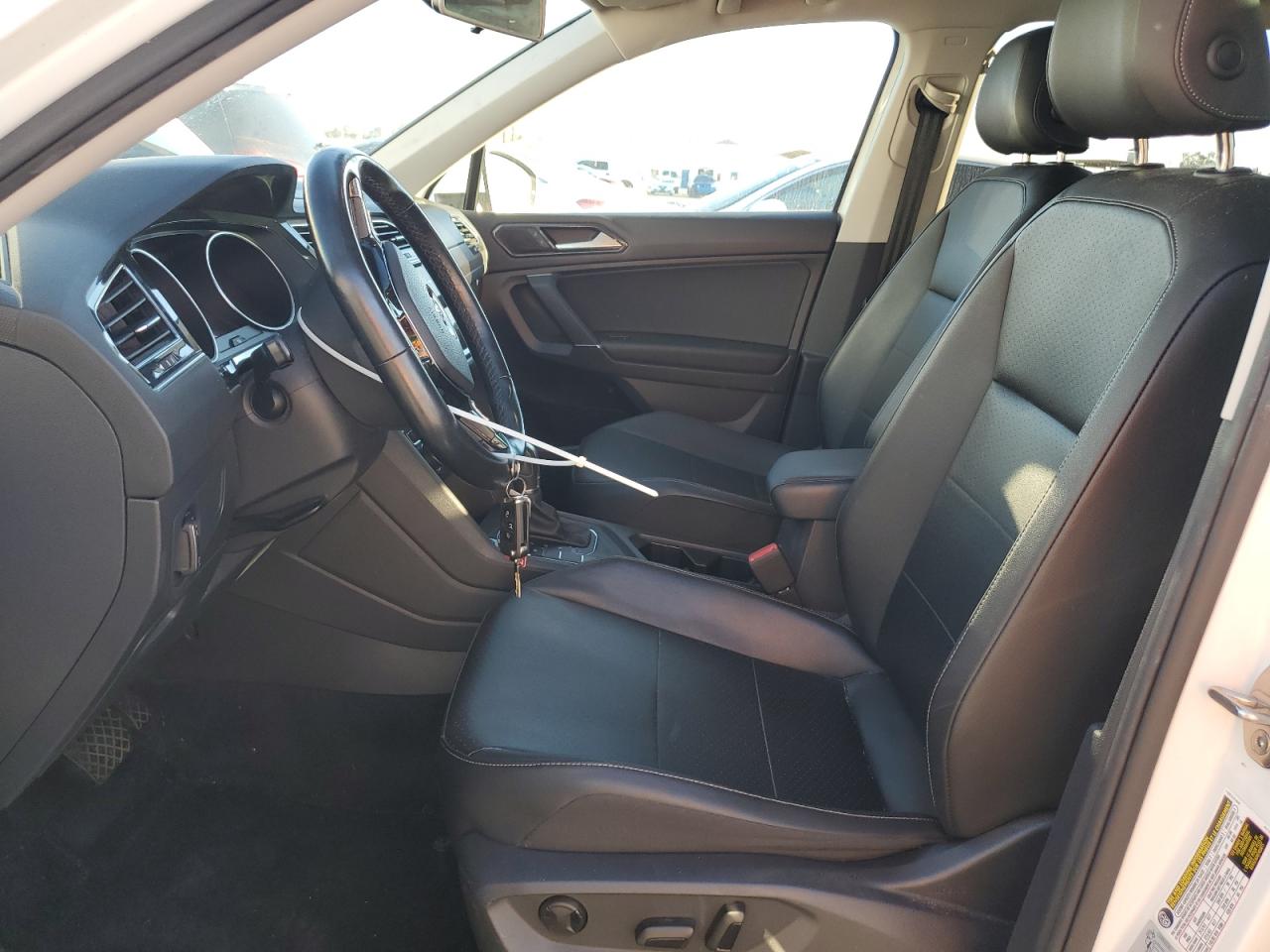 VOLKSWAGEN TIGUAN SE