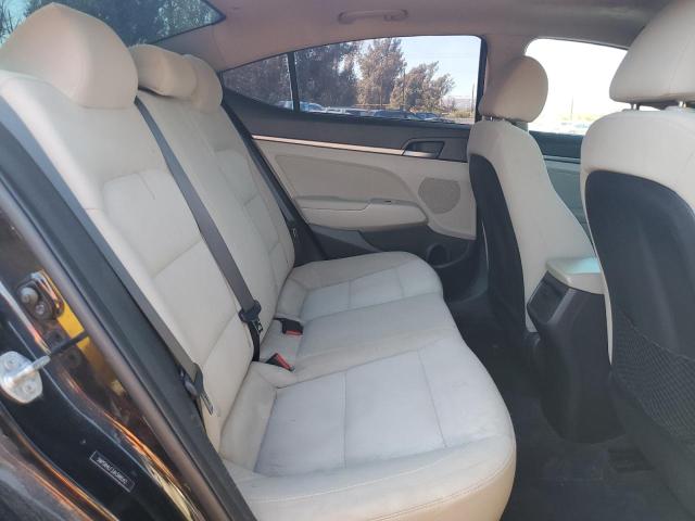 2018 HYUNDAI ELANTRA SE 5NPD84LF3JH388542