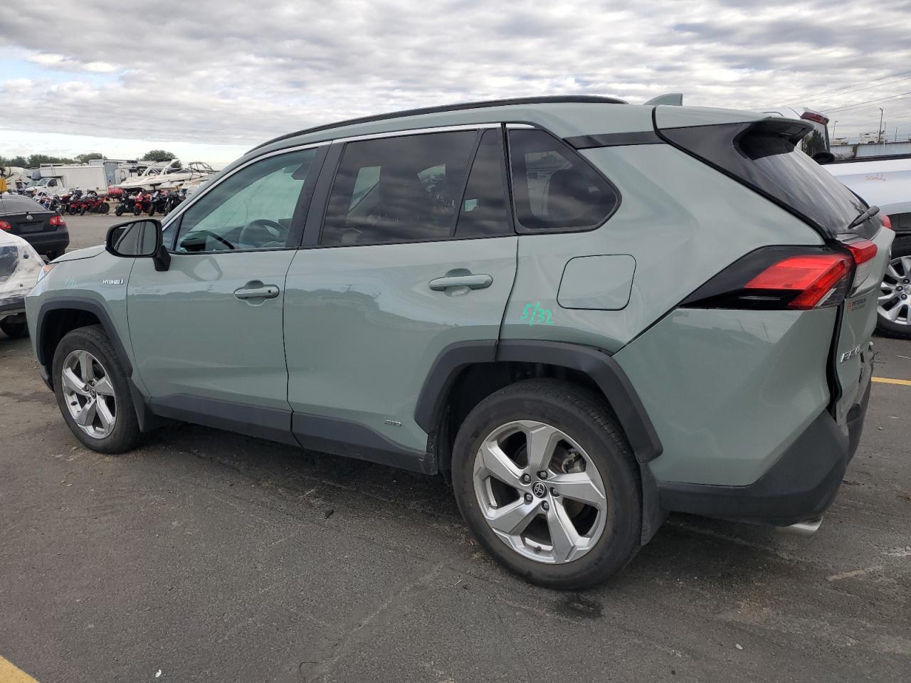 TOYOTA RAV4 XLE PREMIUM