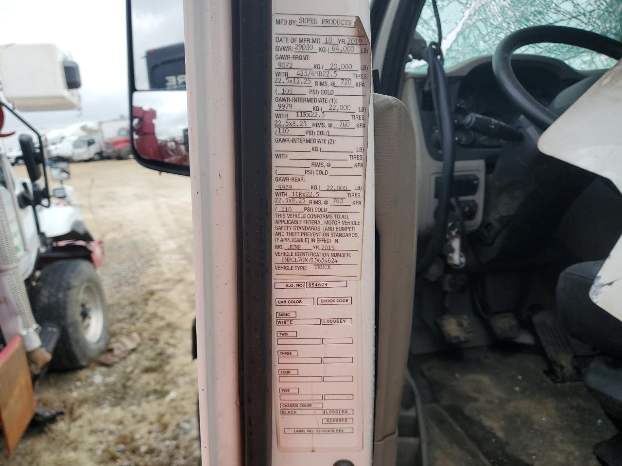 Lot #3290328934 2020 PETERBILT 567