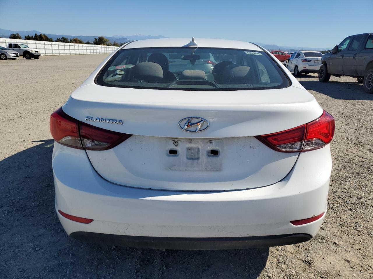 HYUNDAI ELANTRA SE