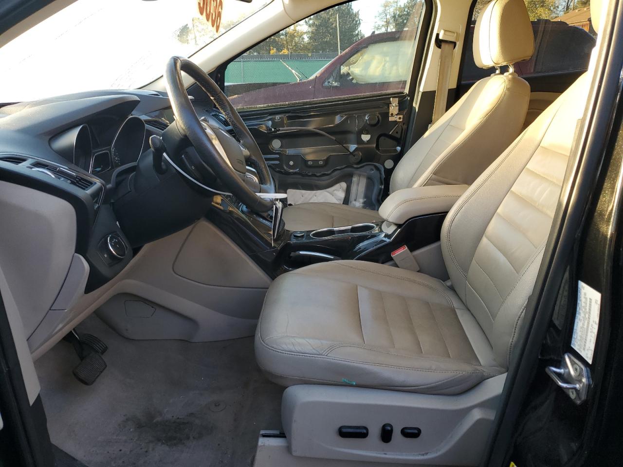 FORD ESCAPE TITANIUM