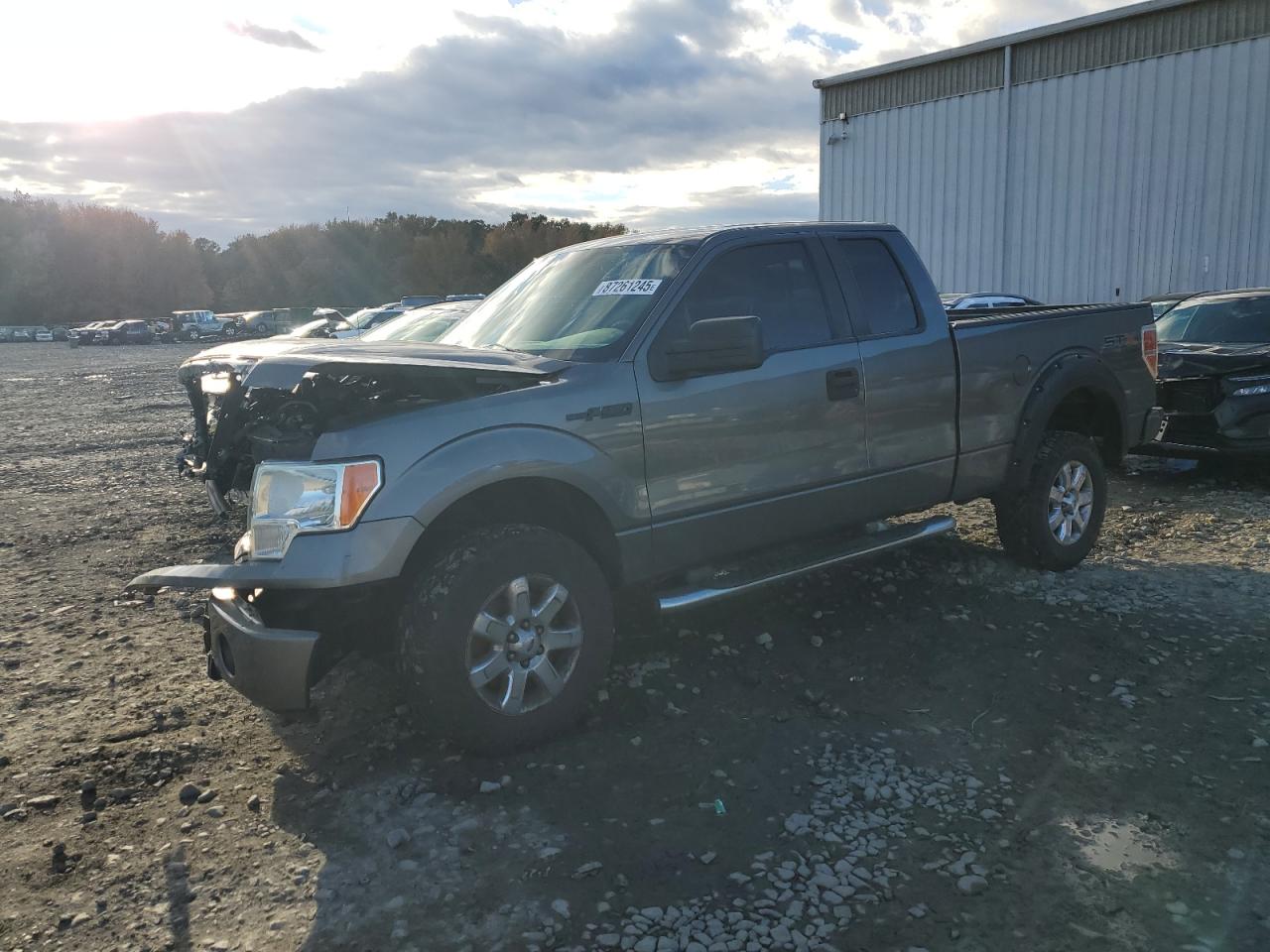 FORD F-150 SUPER CAB