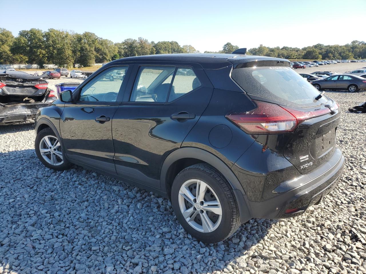 NISSAN KICKS S