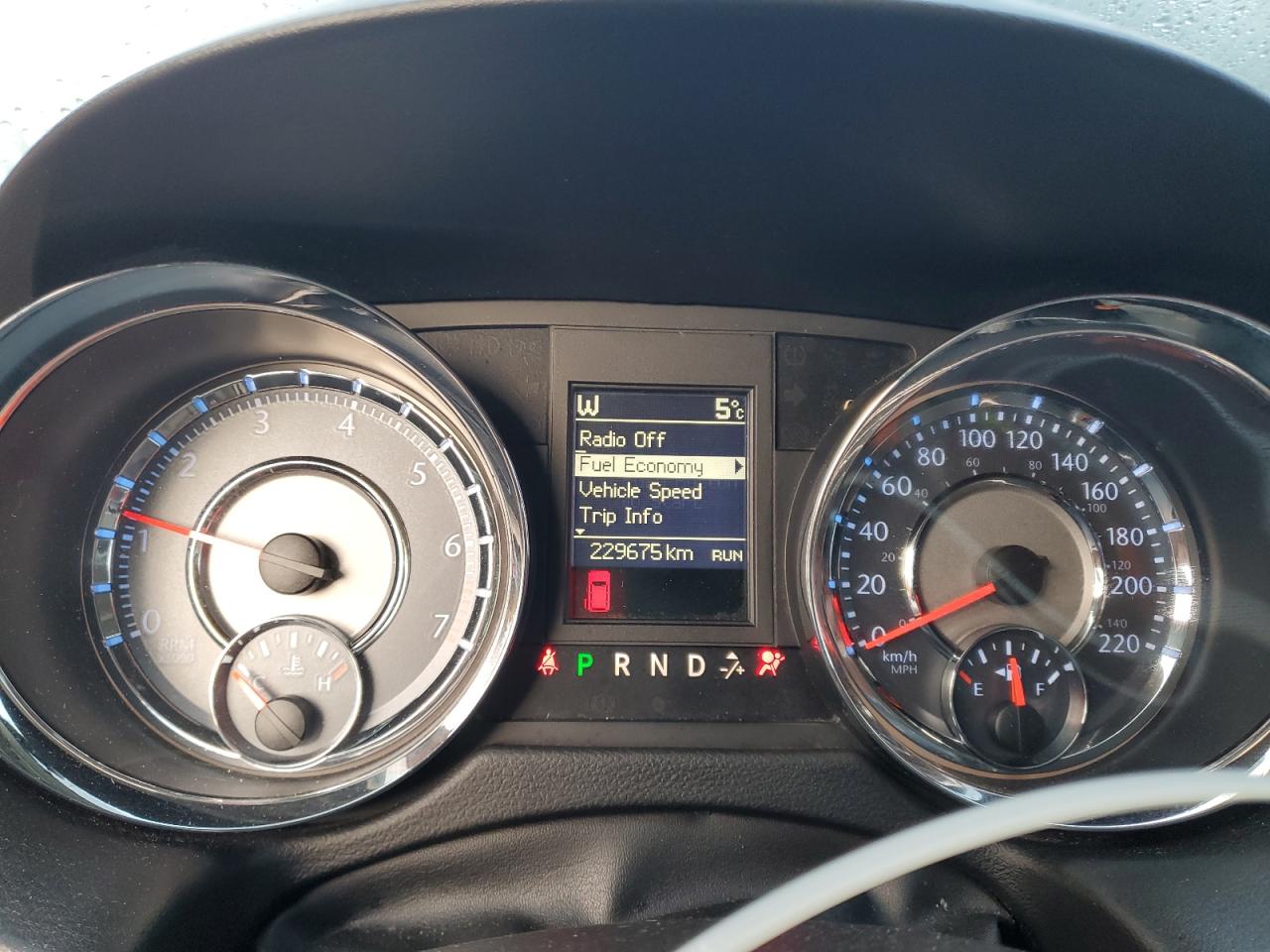 CHRYSLER TOWN & COUNTRY TOURING L