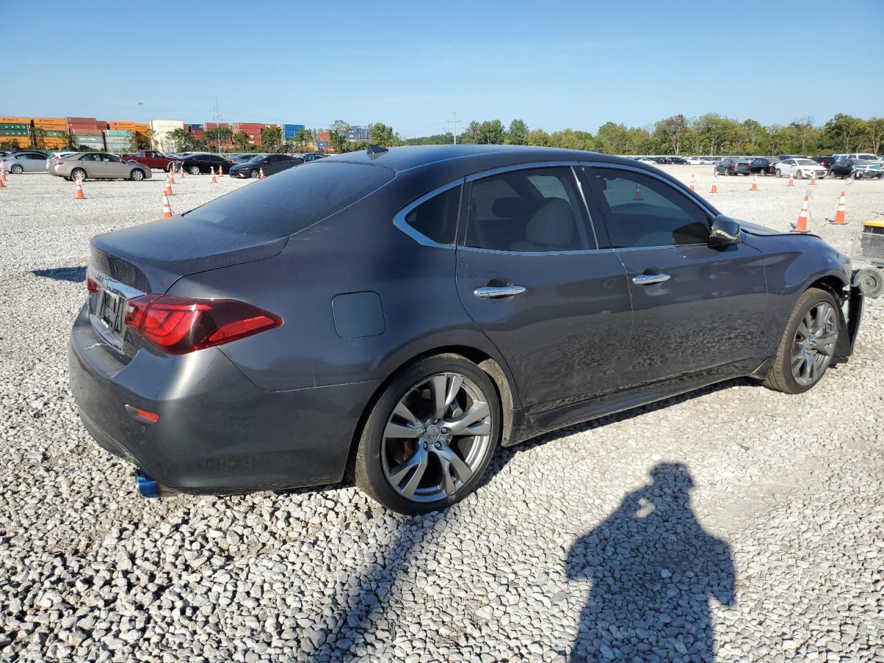 INFINITI Q70 3.7