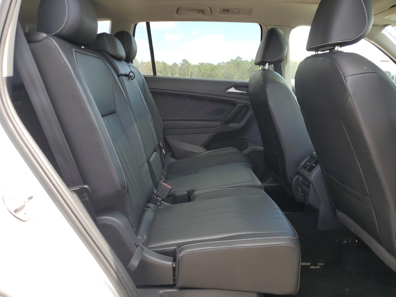 VOLKSWAGEN TIGUAN SE