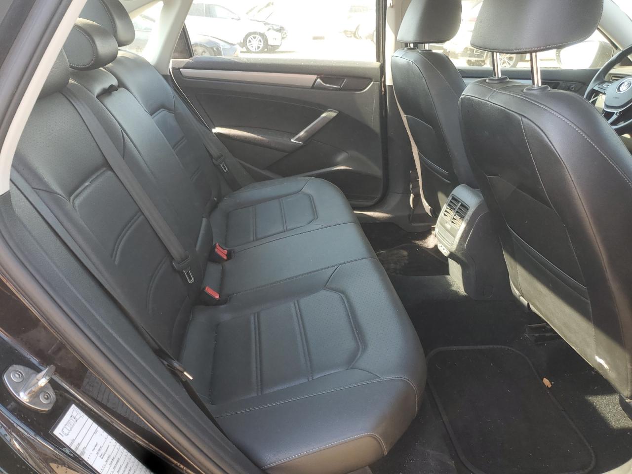 VOLKSWAGEN PASSAT SE