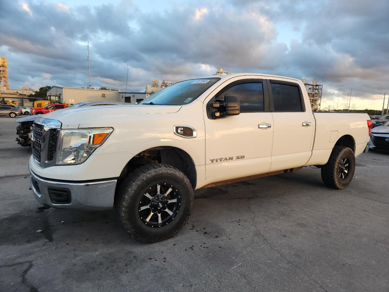 NISSAN TITAN S