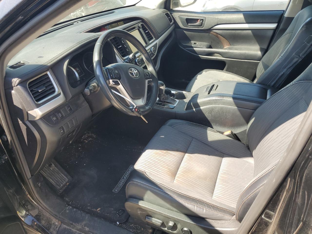 TOYOTA HIGHLANDER LE