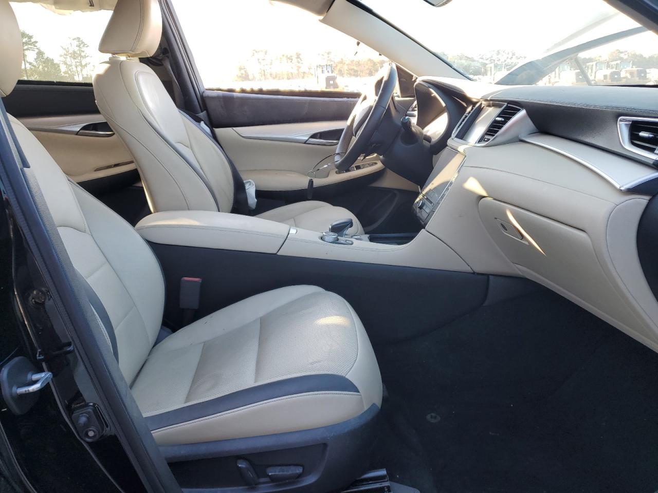 INFINITI QX50 ESSENTIAL