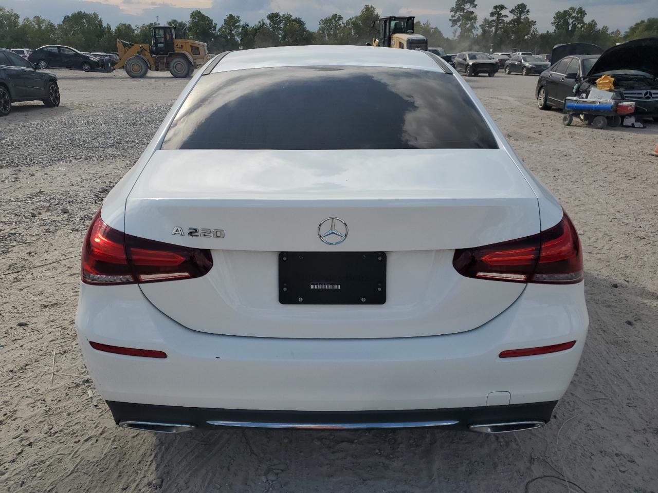 MERCEDES-BENZ A-CLASS 220