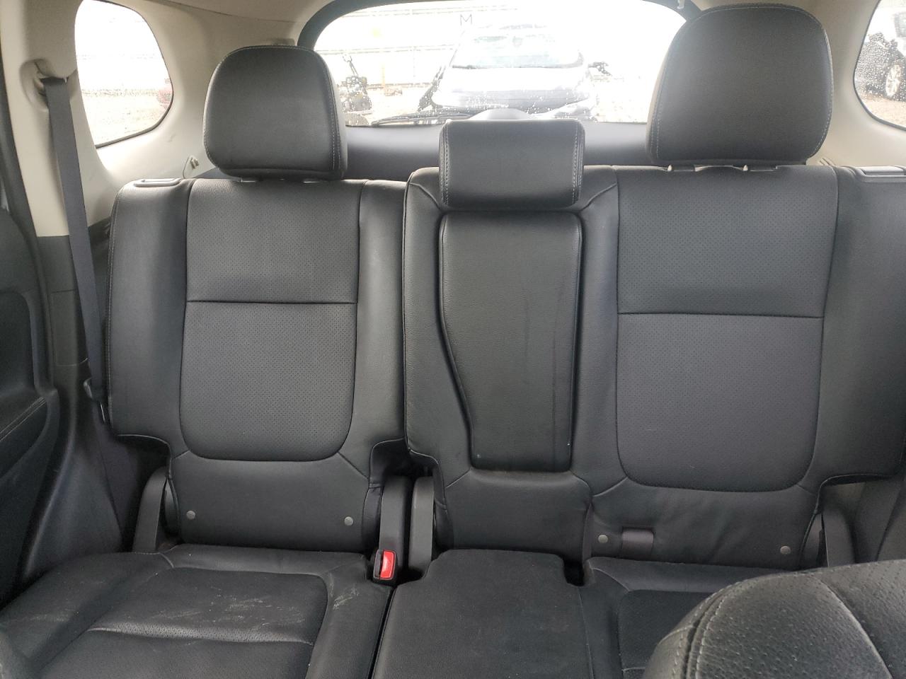 MITSUBISHI OUTLANDER SE