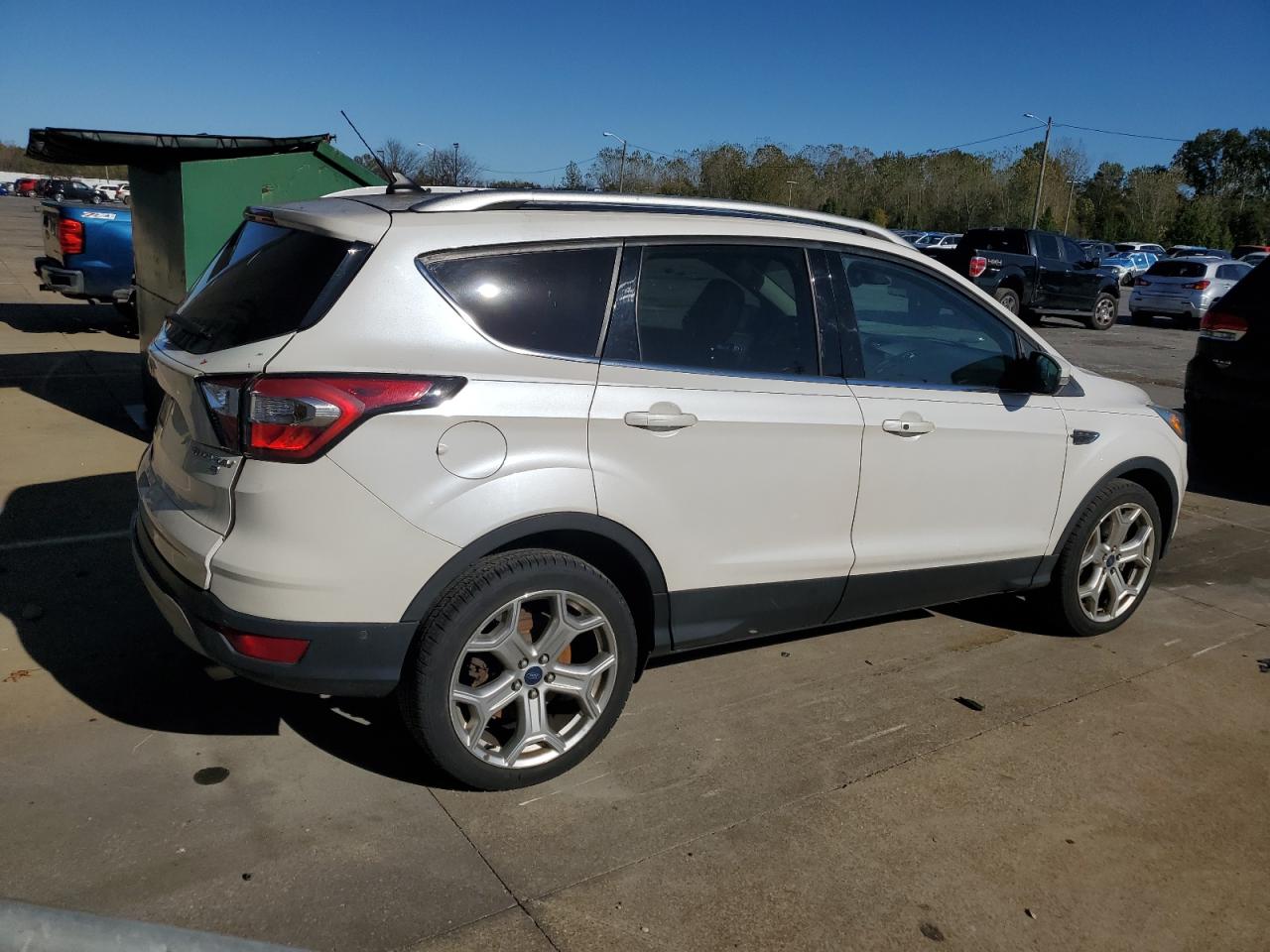 FORD ESCAPE TITANIUM
