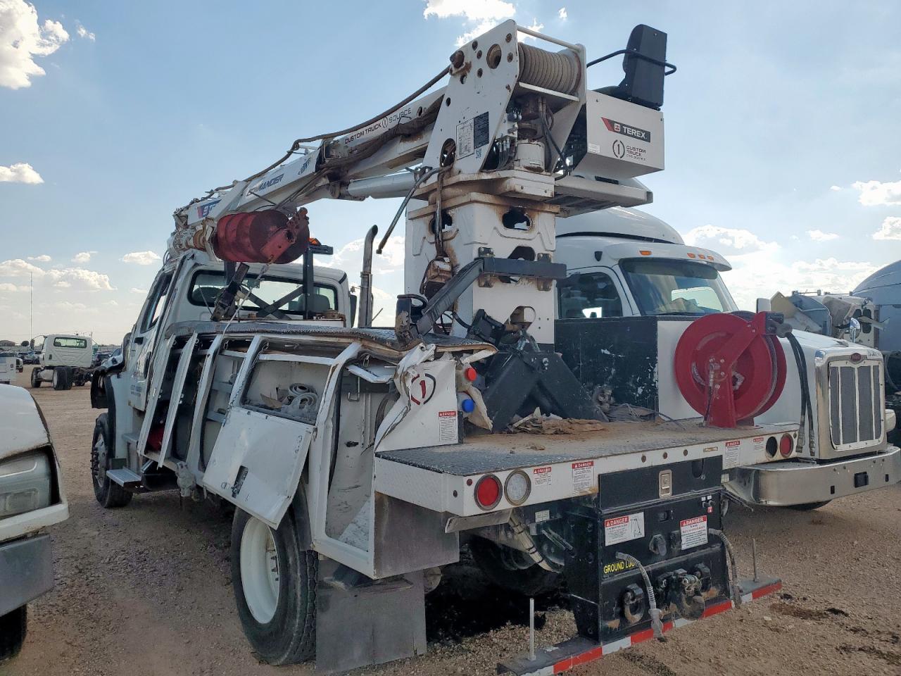 Lot #3303047606 2023 FREIGHTLINER M2