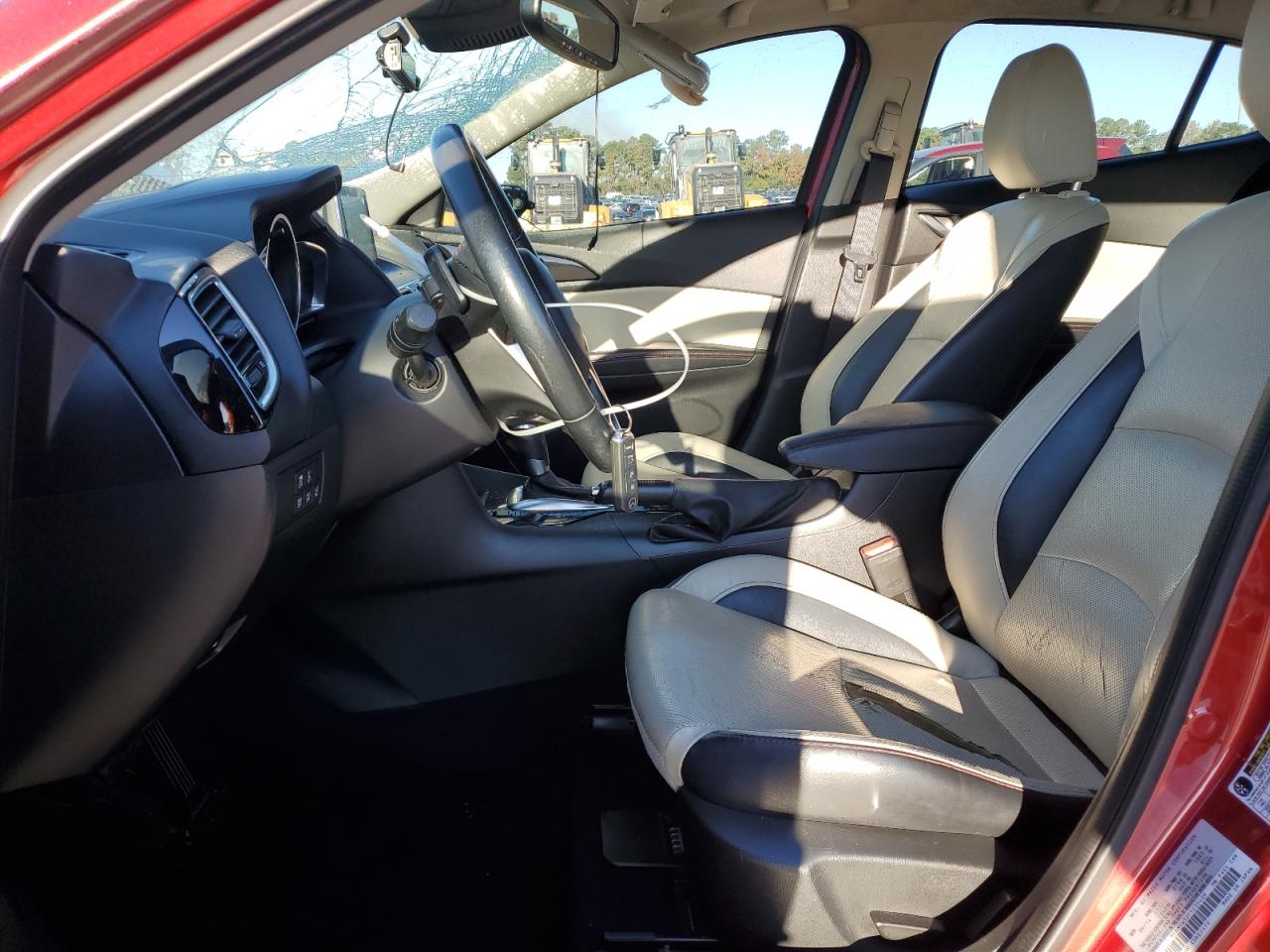 MAZDA 3 GRAND TOURING