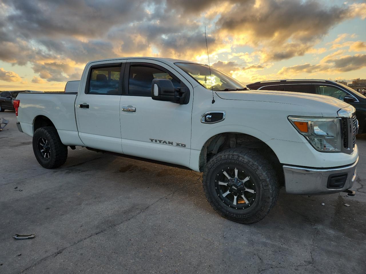 NISSAN TITAN S