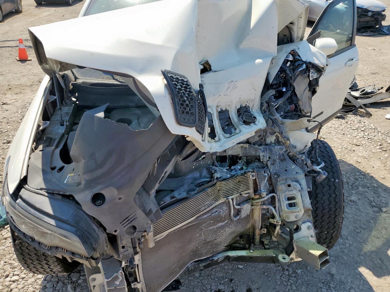 JEEP GRAND CHEROKEE LATITUDE PLUS