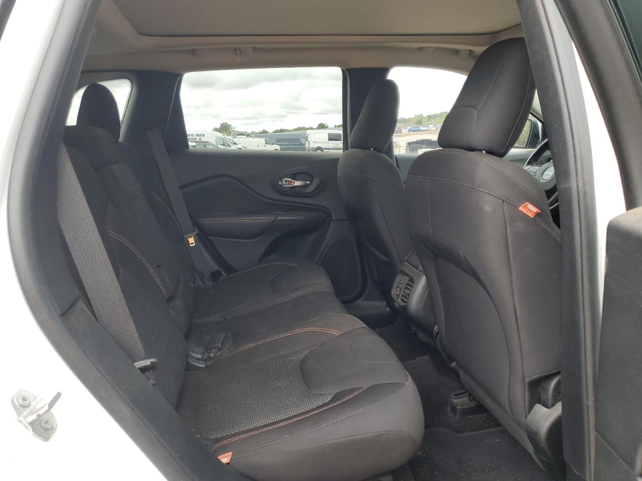 JEEP GRAND CHEROKEE LATITUDE