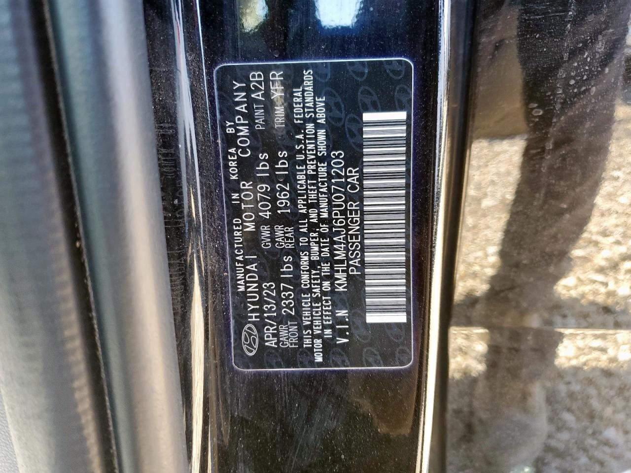 HYUNDAI ELANTRA BLUE