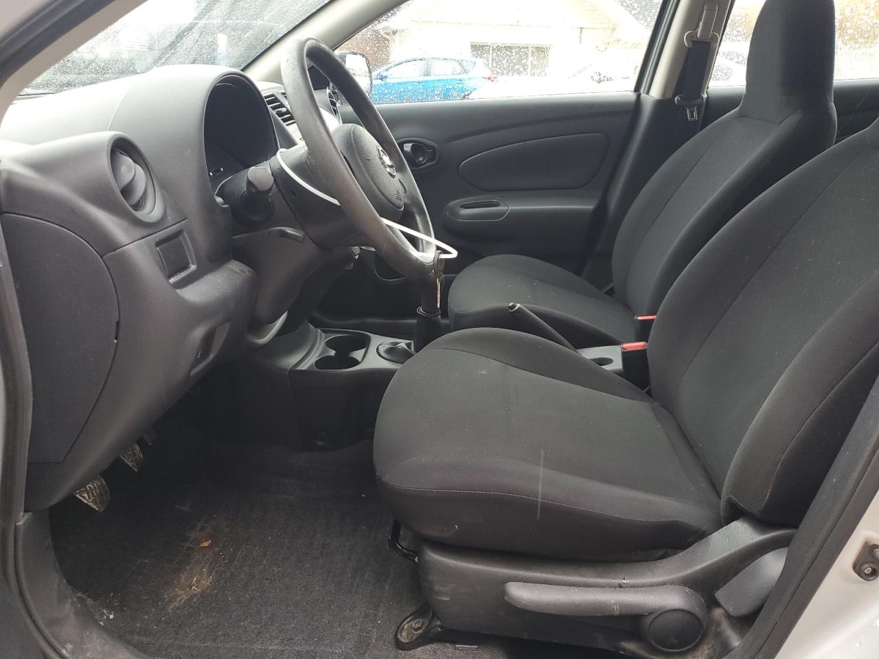 NISSAN VERSA S