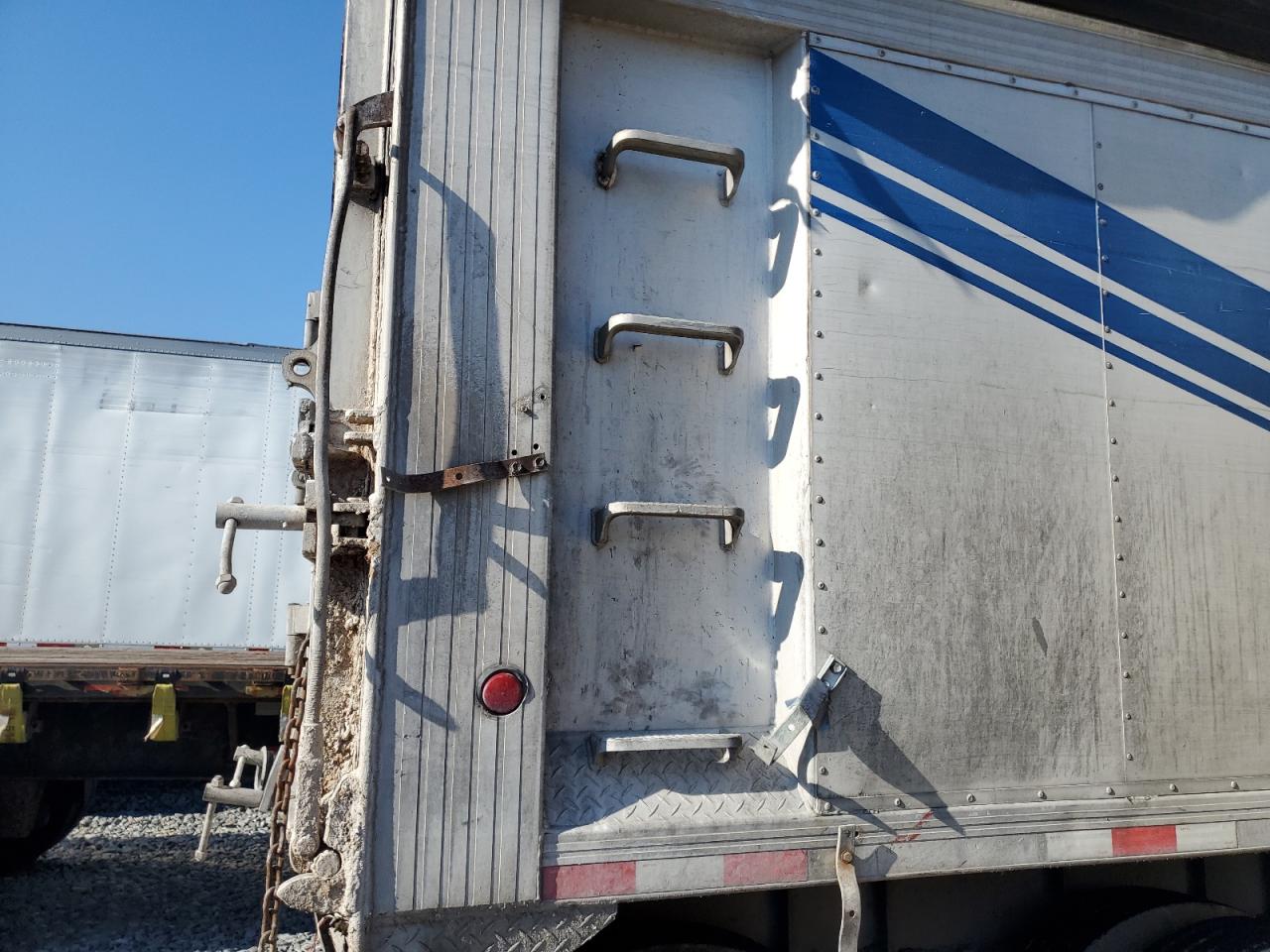 Lot #3270916457 1998 TRAIL KING END DUMP TRAILER