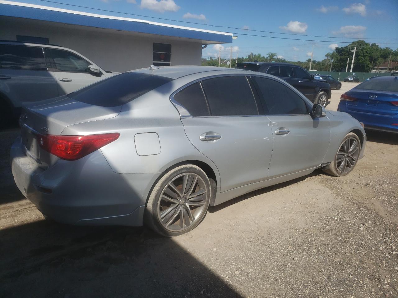 INFINITI Q50 BASE