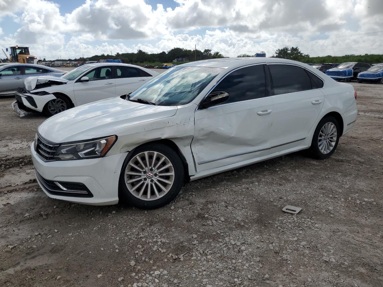 VOLKSWAGEN PASSAT SE