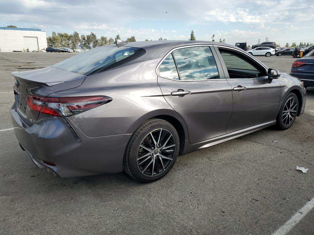 TOYOTA CAMRY SE NIGHT SHADE