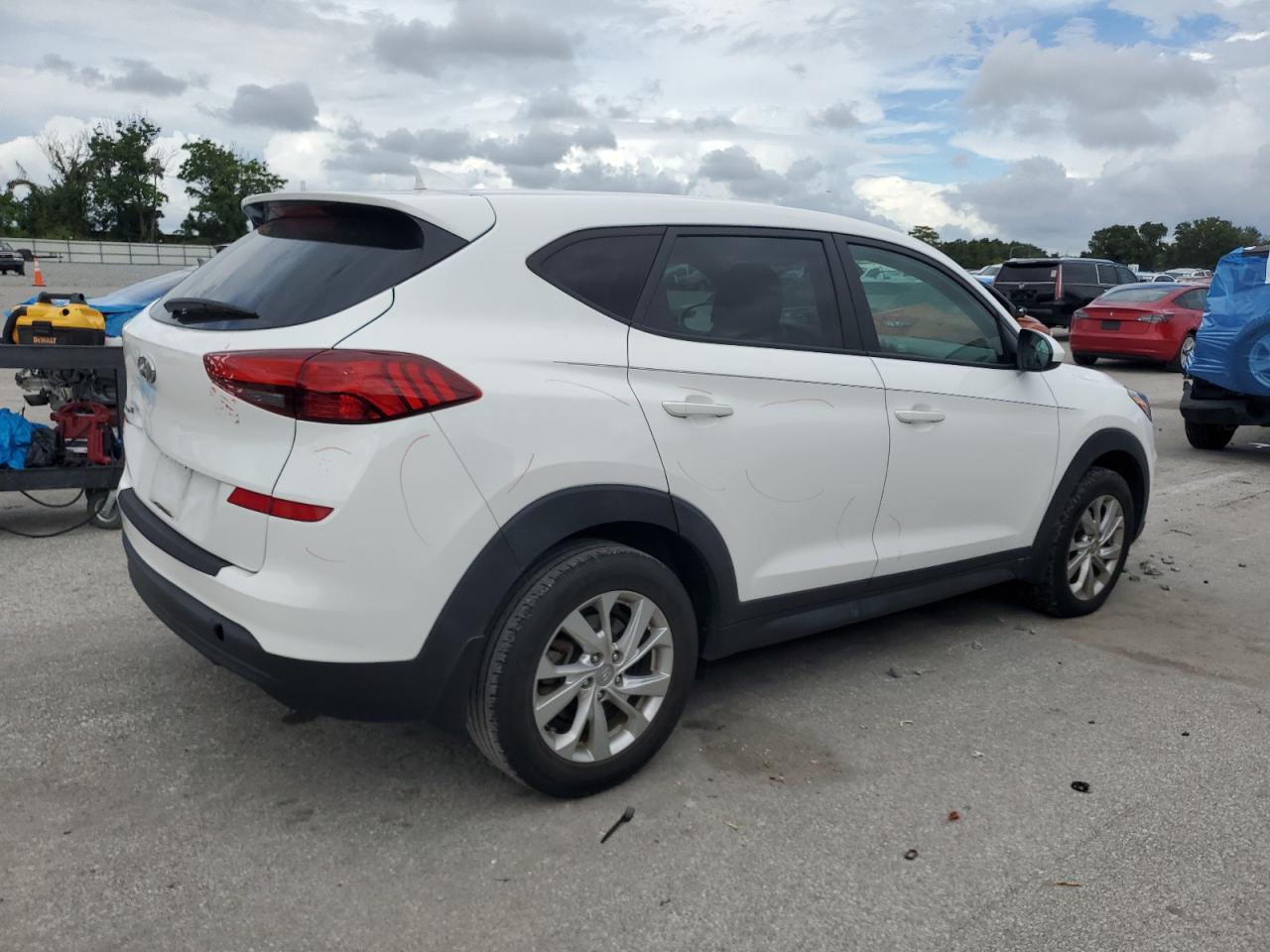 HYUNDAI TUCSON SE