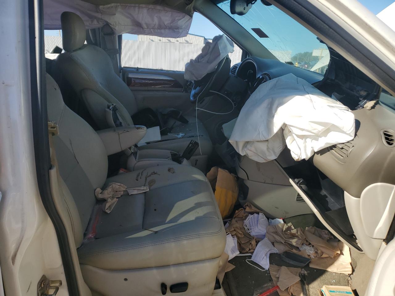 Lot #3302846927 2006 CHRYSLER TOWN & COU