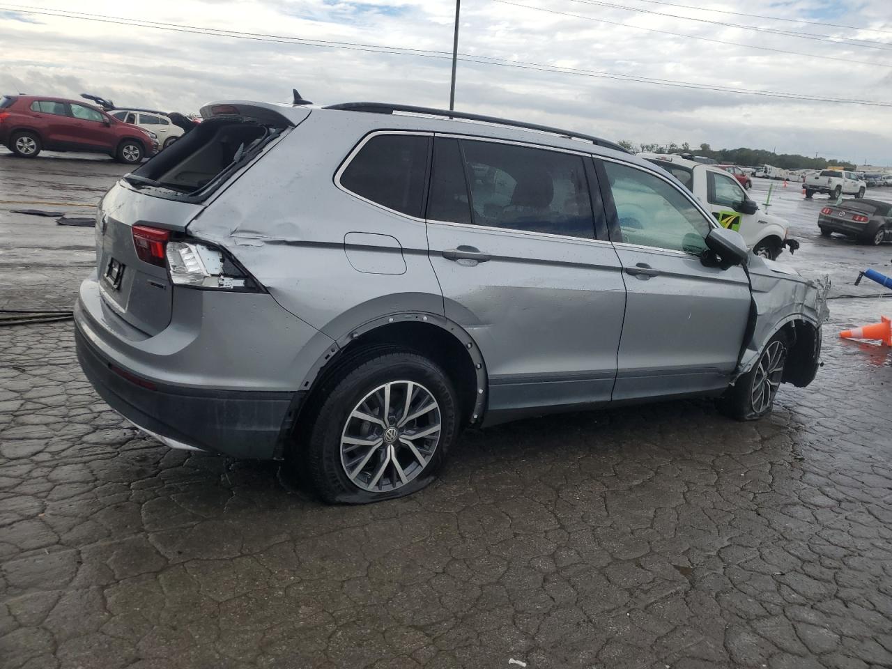 VOLKSWAGEN TIGUAN SE