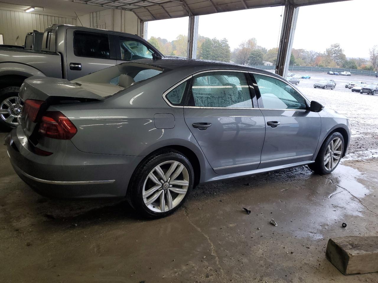 VOLKSWAGEN PASSAT SEL PREMIUM