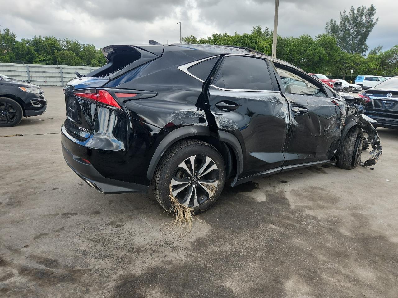 LEXUS NX 300 BASE