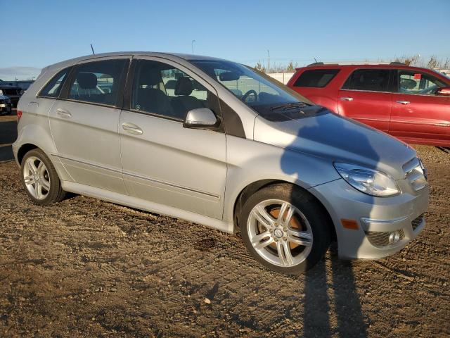 2011 MERCEDES-BENZ B200 - WDDFH3DB8BJ718642