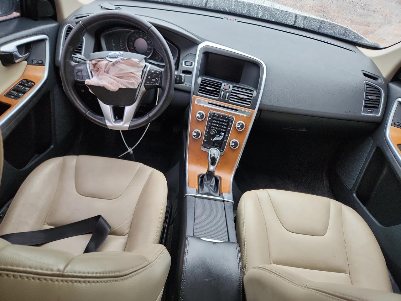 VOLVO XC60 T5 INSCRIPTION