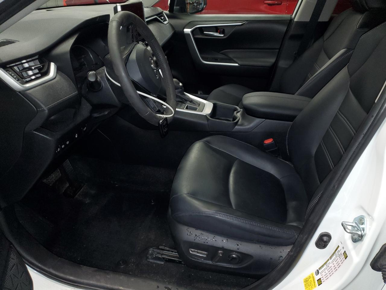 TOYOTA RAV4 XLE PREMIUM