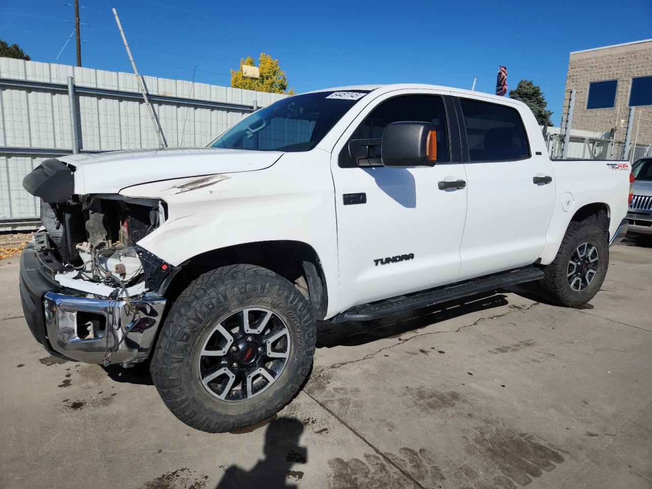 TOYOTA TUNDRA CREWMAX SR5