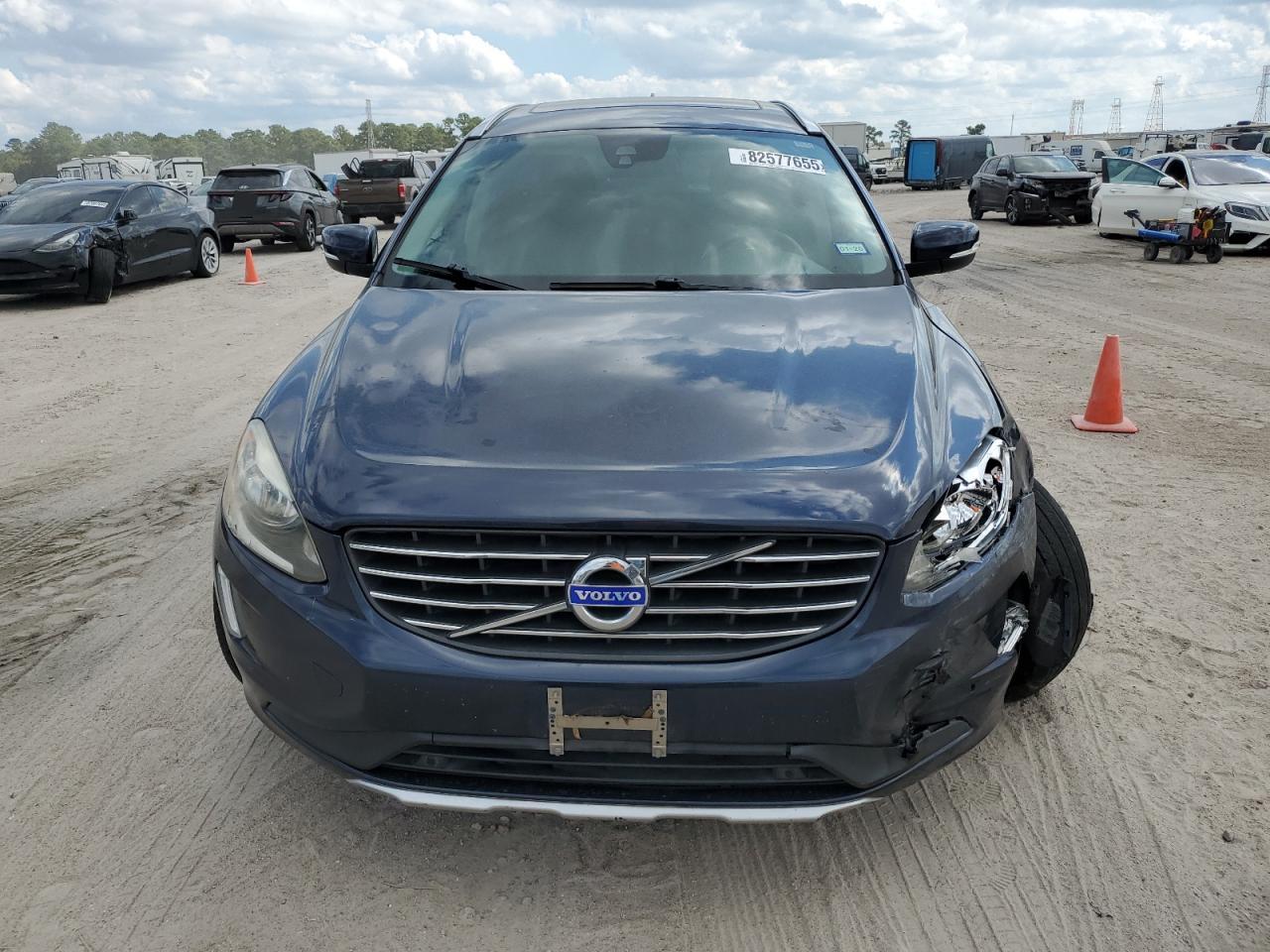 VOLVO XC60 T5 PLATINUM