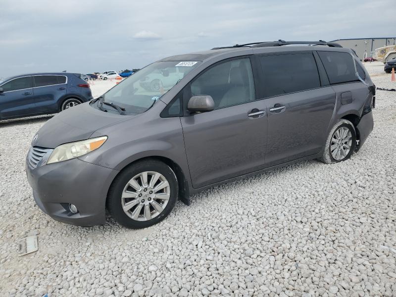 TOYOTA SIENNA XLE