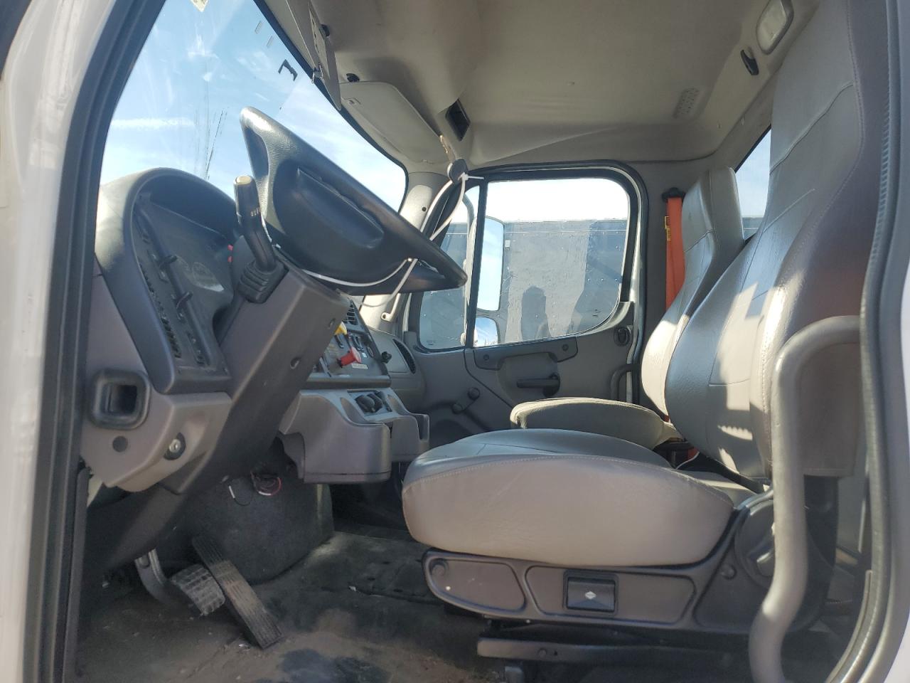 Lot #3317736074 2016 FREIGHTLINER M2