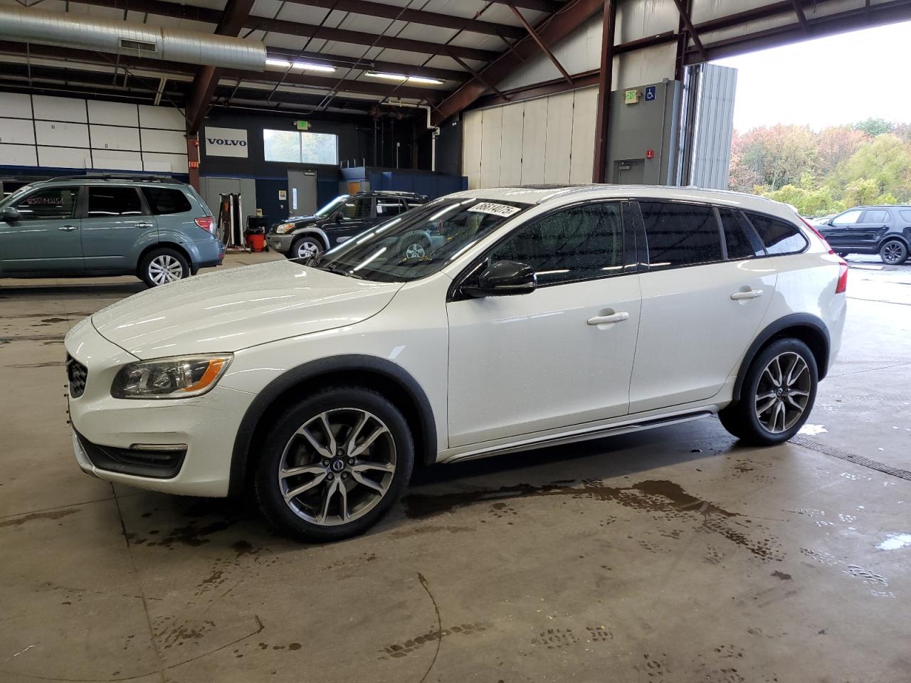 Lot #3263758140 2016 VOLVO V60 CROSS
